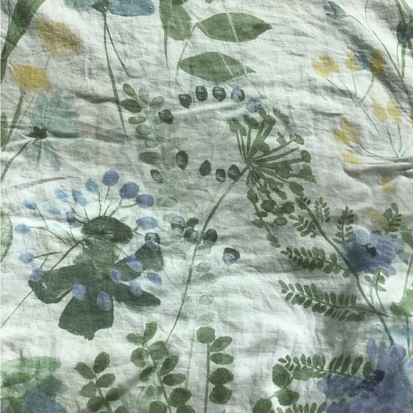 Garnet Hill Linen with Subtle Floral Design Queen Size Duvet Cover - Picture 2 of 2